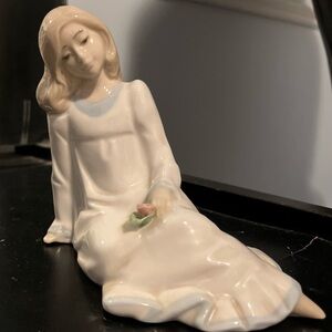 Porcelain Vintage Figurine